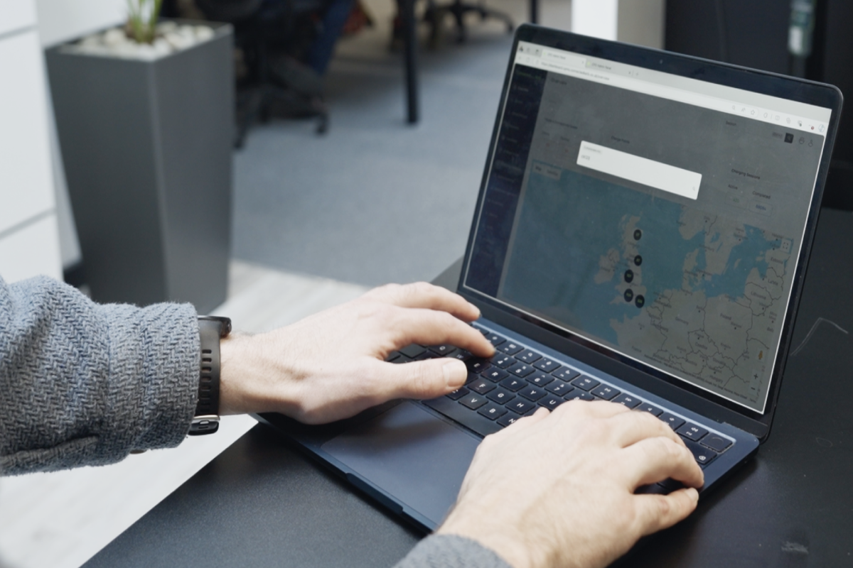 Stacje ładowania Connected Kerb